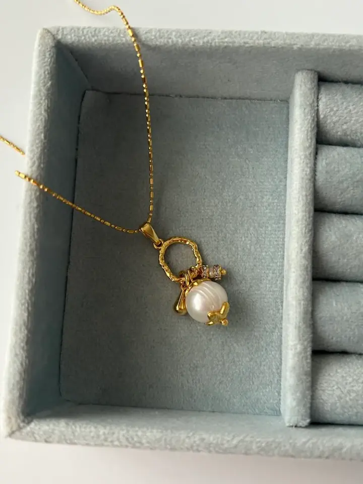 Şakayık İnci Charm Kolye