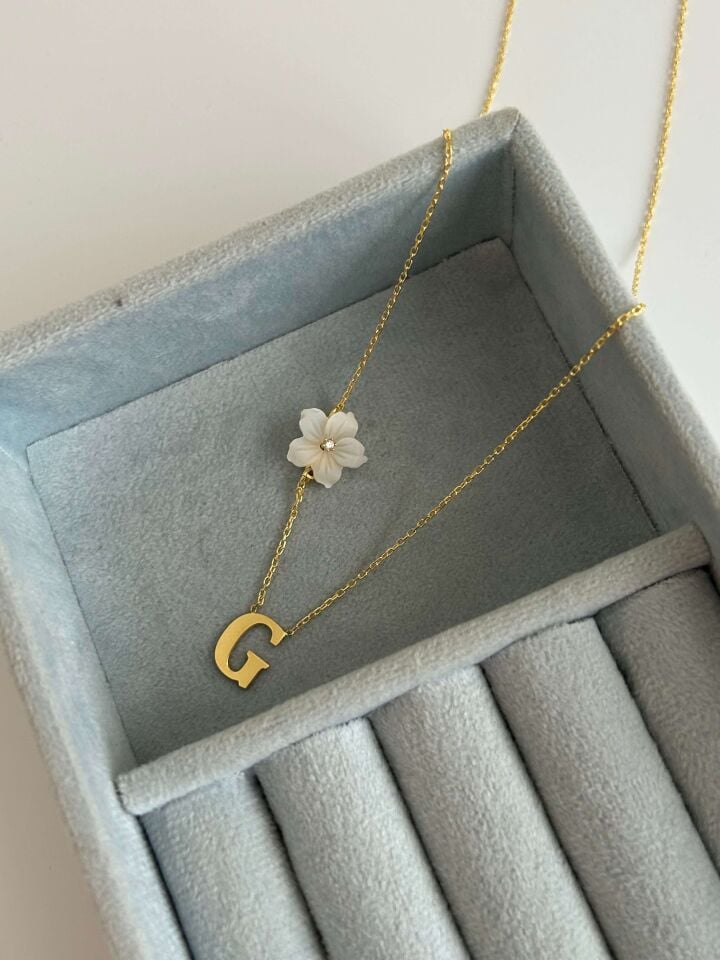 925 Ayar Gümüş Sedef Çiçek Harf Kolye