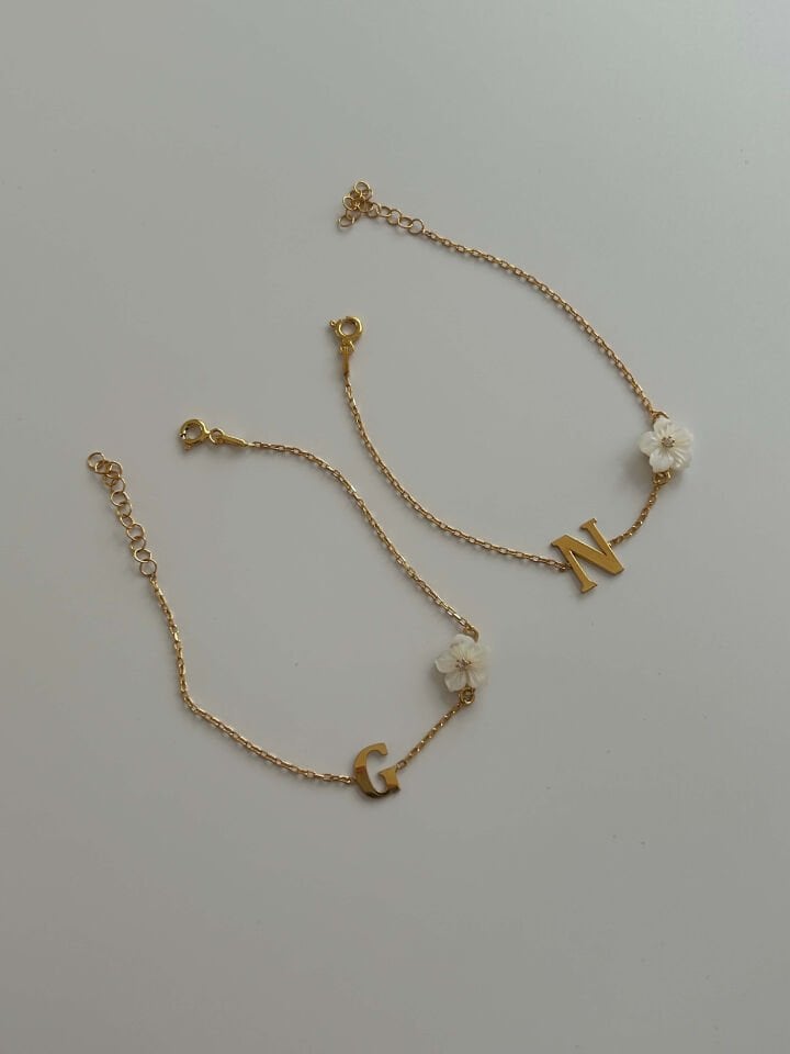 925 Ayar Gümüş Sedef Çiçek Harf Bileklik