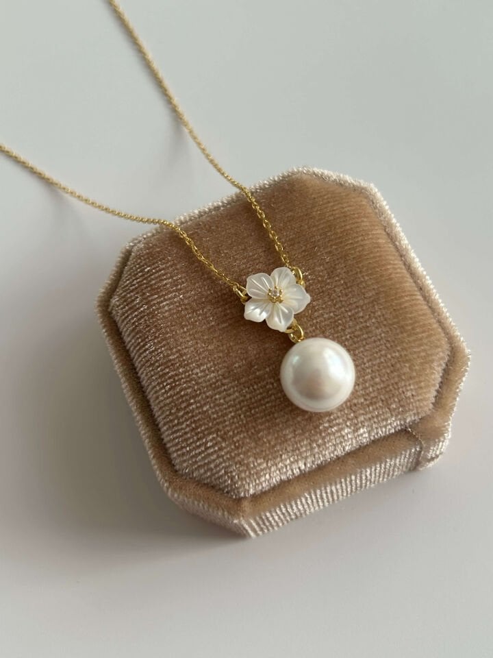 925 Ayar Gümüş İncili Sedef Çiçek Kolye