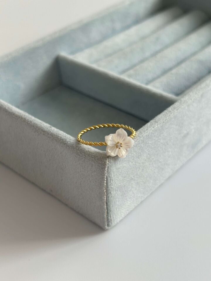 925 Ayar Gümüş Sedef Çiçek Yüzük