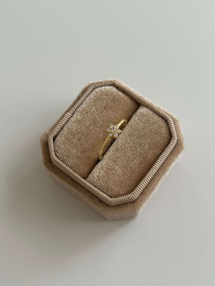 925 Ayar Gümüş Minimal Çiçek Yüzük