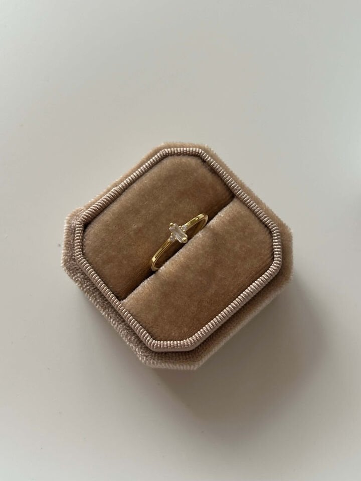 925 Ayar Gümüş Baget Taş Yüzük